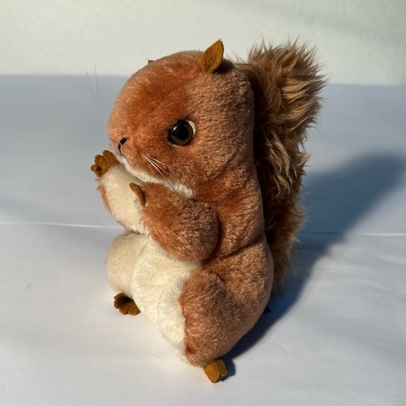 Vintage 1980 Dakin Skeeter Squirrel Plush Stuffed Animal - Picture 1 of 9